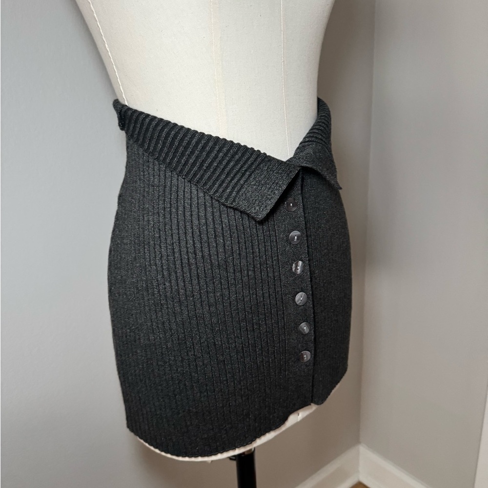 Finesse Gray Ribbed Mini Skirt - Picture 2 of 3